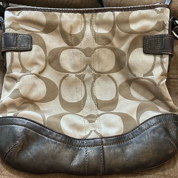 Coach Vintage Signature Chain Metallic Shoulder Bag Duffle Crossbody F19730. - Picture 7 of 13